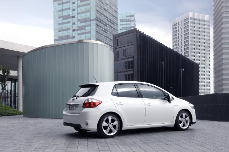  Toyota Auris HSD 2010 года  (фото 42 из 111)
